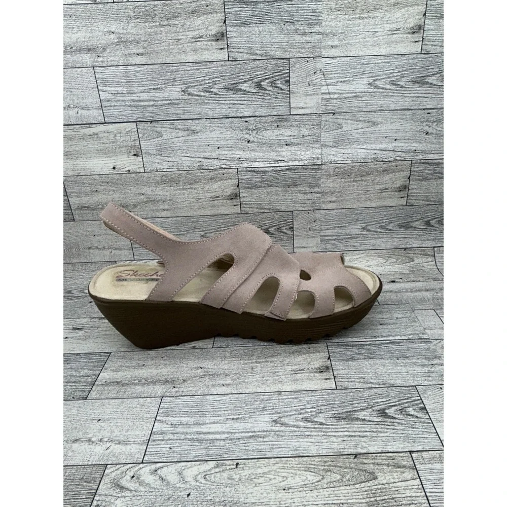 Skechers Rumblers Women Sz 9.5 Taupe Suede Memory Foam Wedge Slingback Sandals
